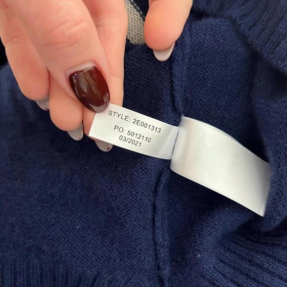 Vineyard Vines Seaspun 100% Cashmere Blue/White VNeck Sweater Lightweight Large - Picture 9 of 9